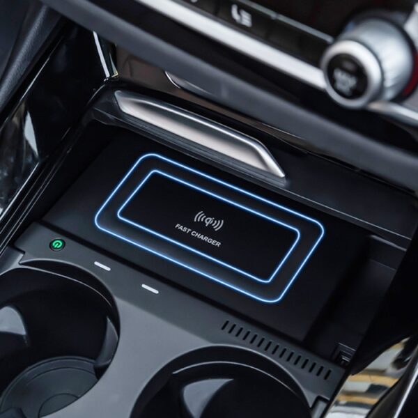 HFC-1016 CAR QI Standaard Wireless Charger 10W Snel opladen voor BMW M5 2018-2021, links en rechts rijden - Afbeelding 6