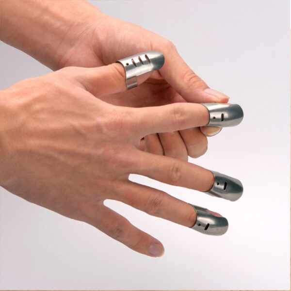 4 stks / set Verstelbare Rvs Vinger Hand Guard Vingerbeschermer Mes Slice Chop Veilig Koken Gereedschap - Afbeelding 3