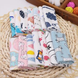 10 STKS Baby Katoen Speeksel Zakdoek Cartoon Kleine Vierkante Gezicht Handdoek Kleur Willekeurige Levering, Cartoon Face Towel